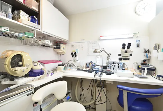 院内技工により実現する「良質×低価格」