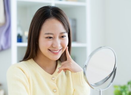 前歯のセラミックが不自然に見える原因とは？自然な仕上がりにするためのポイント